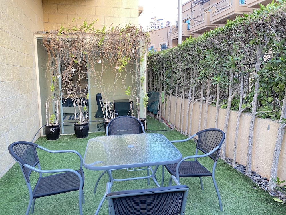 Lux BnB 2BDR Private Garden
