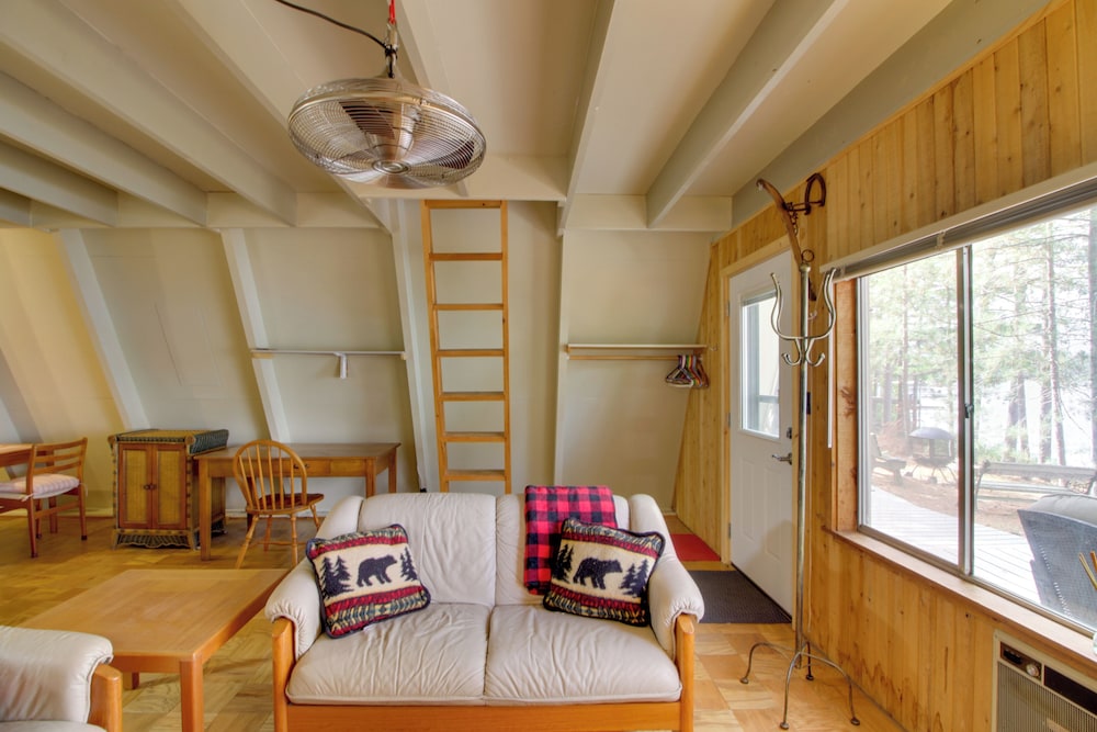 Quiet Deer River Cabin w/ Dock + Lake View!
