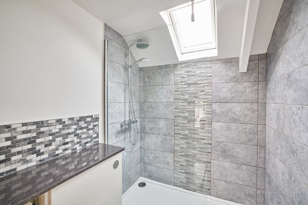 Host Stay Anvil Cottage