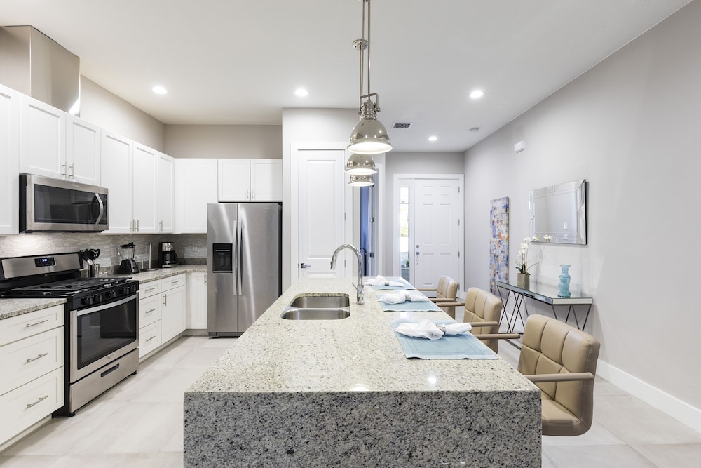 Summerville Vacation Homes by Columbia Management - Image 5