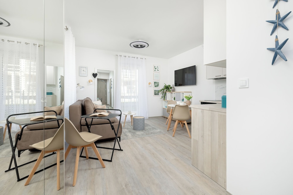 Studio Ogródek Blisko Plaży by Renters