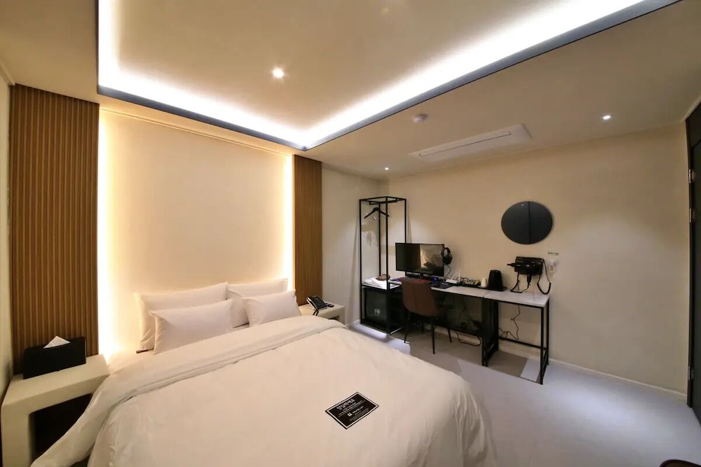 HOTEL141
