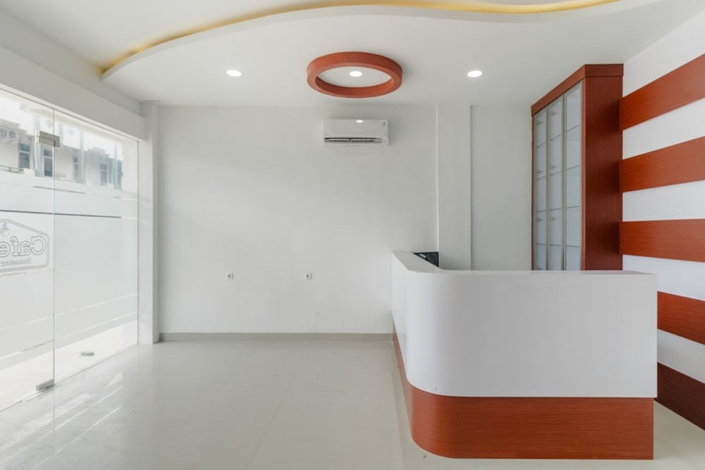 RedDoorz near Mall SKA Pekanbaru view 2