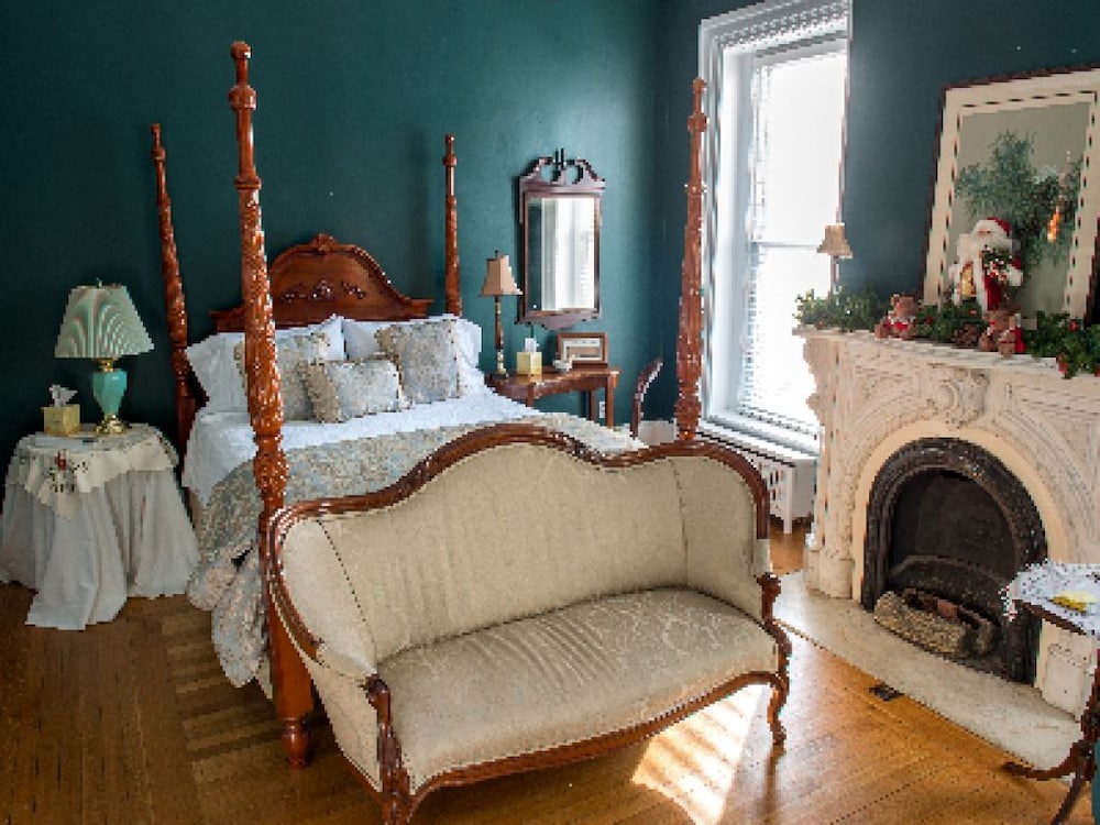 Marble Mansion Inn