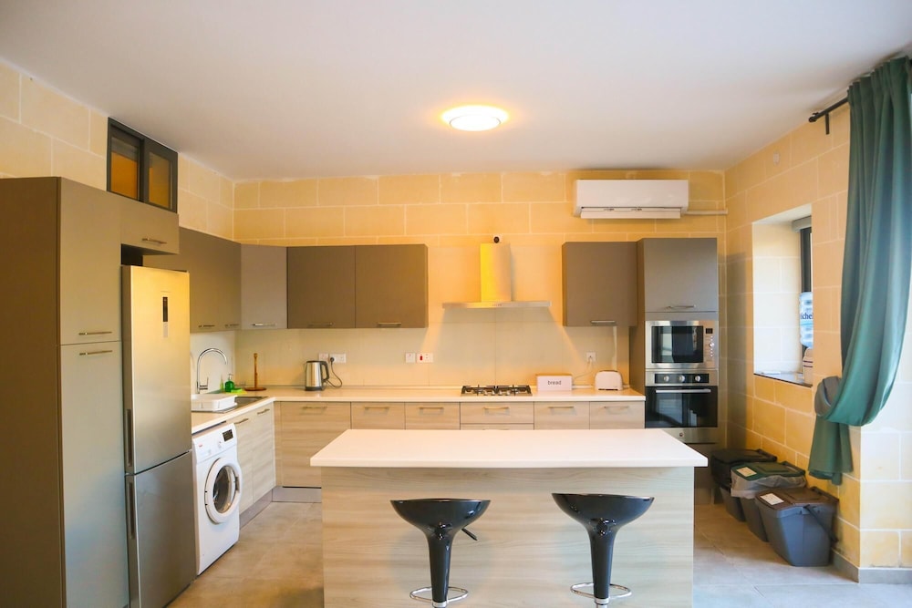 3 Bedroom Apartment With Private Pool and hot tub view 3