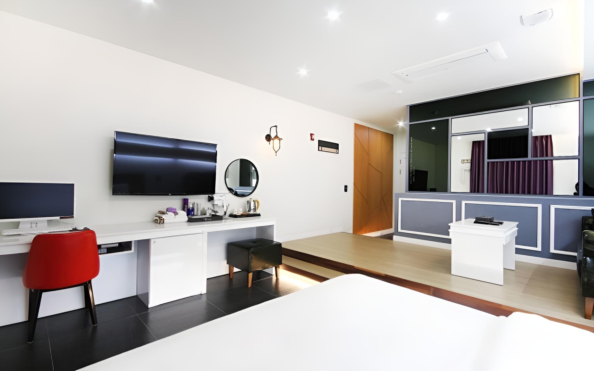 Muan Hotel The K view 4