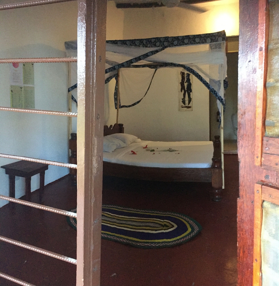 Zanzi Rest bungalows view 3
