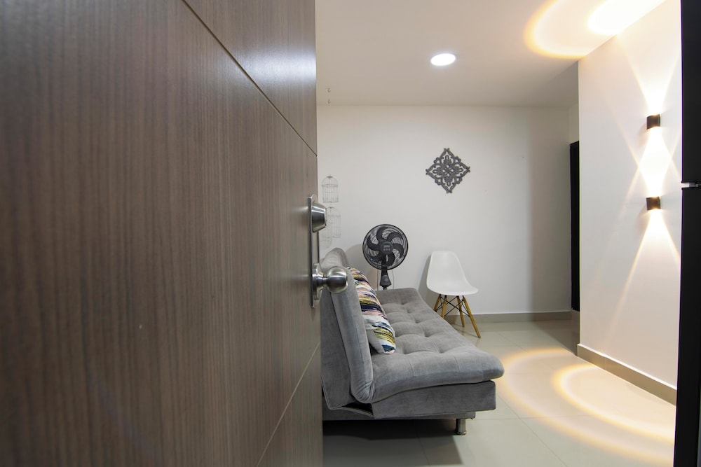 EDIFICIO SANTO TOMAS By Morada Bros.