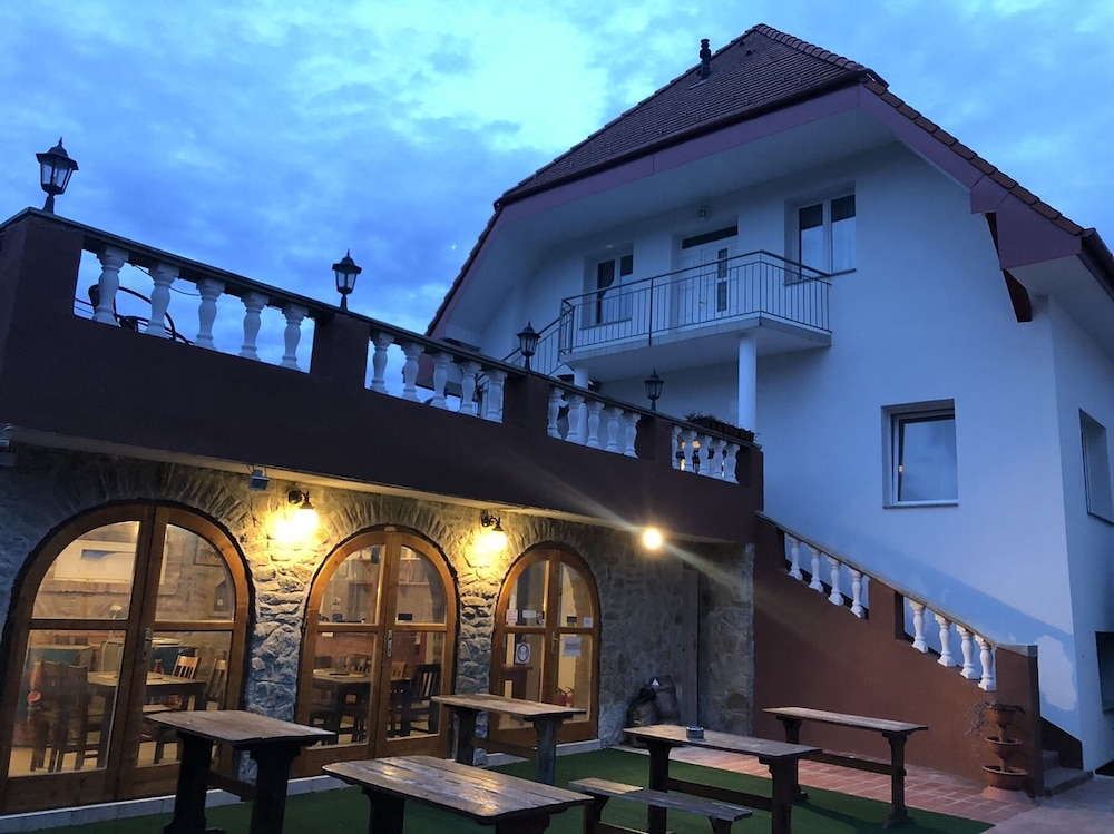 Amadeus Villa