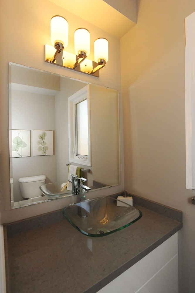 Boardwalk Homes - Executive Townhomes