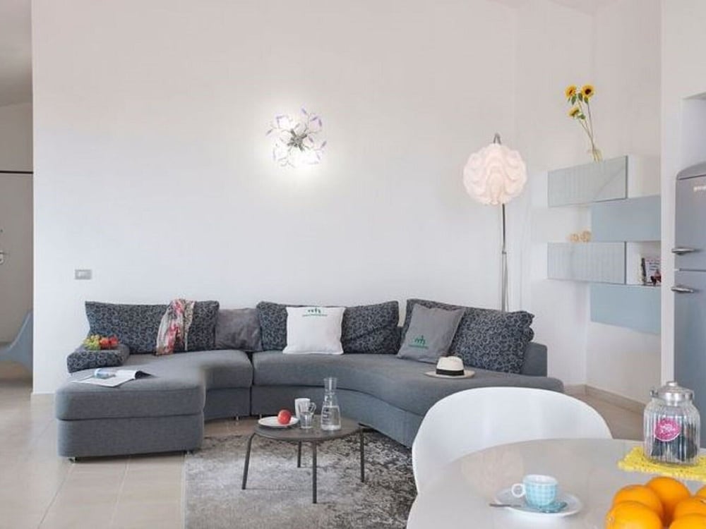 Spacious Villa With Pool photo 5