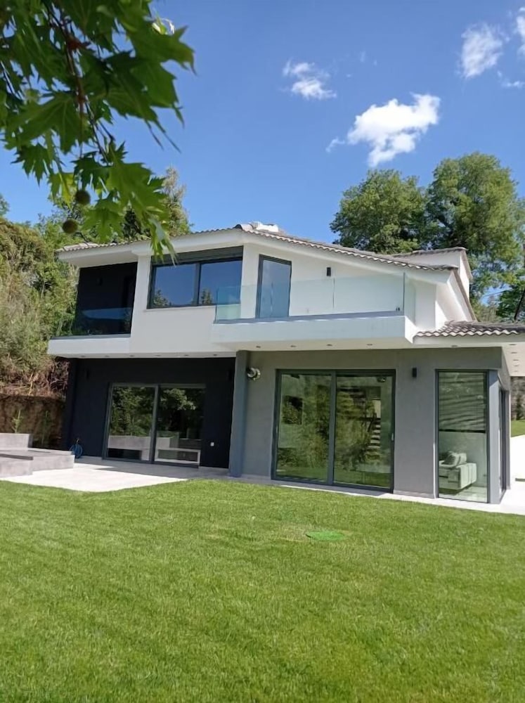 La Casa Del Rio