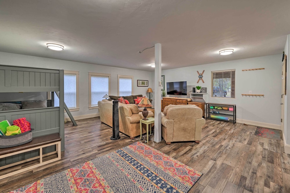 Rustic Mccall Cabin w/ Private Hot Tub & Deck! view 5