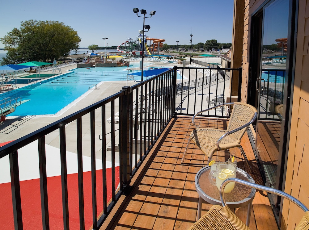 King's Pointe Waterpark Resort - Property Image 43