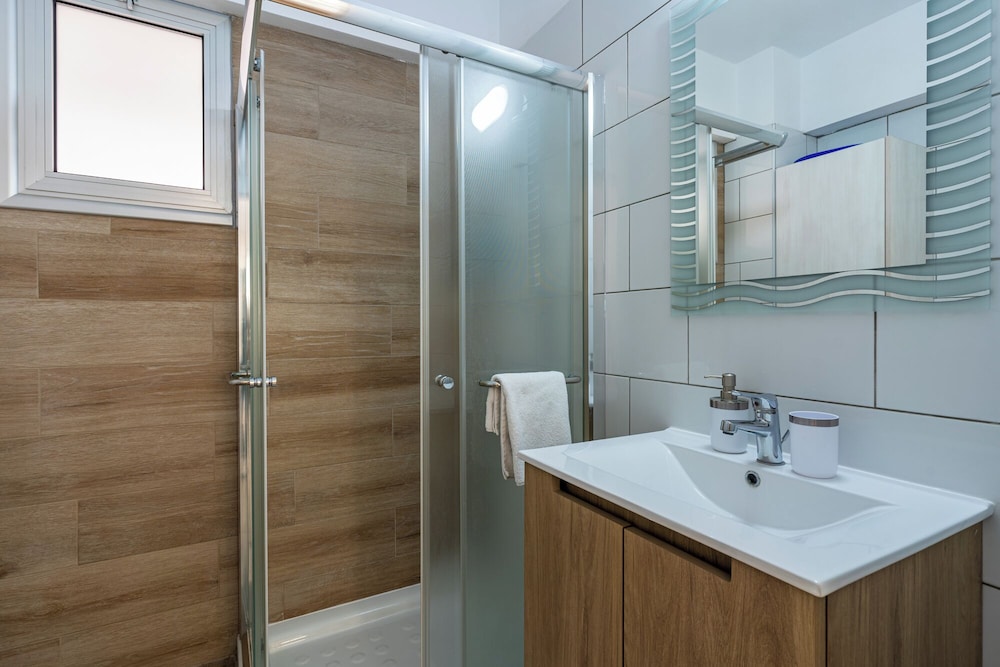Berries 1-BR Apt in Larnaca