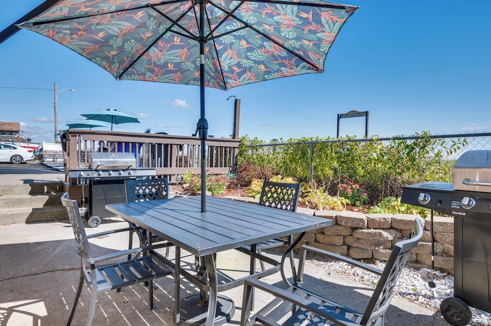 'beachfront 9' Condo on Old Orchard Beach