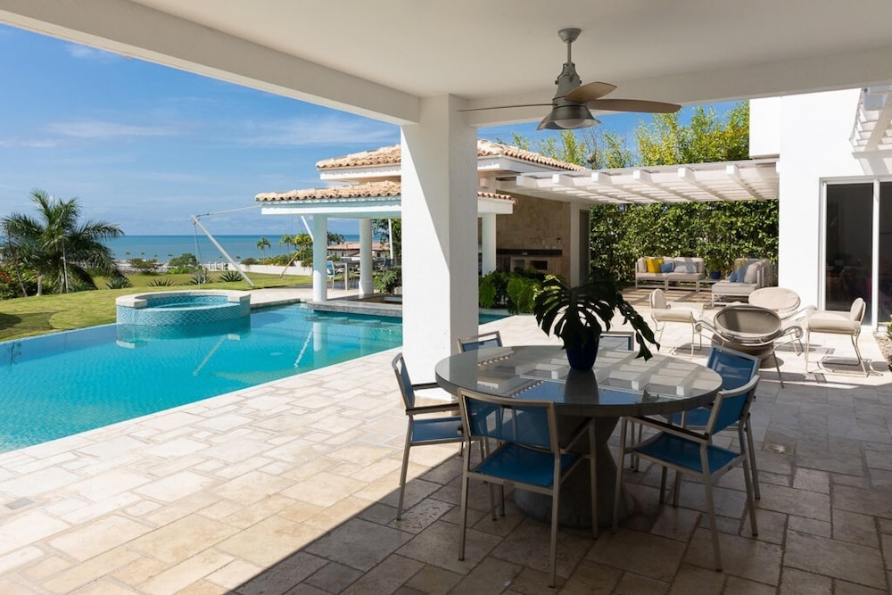 Villa Serenidad by Acomodo