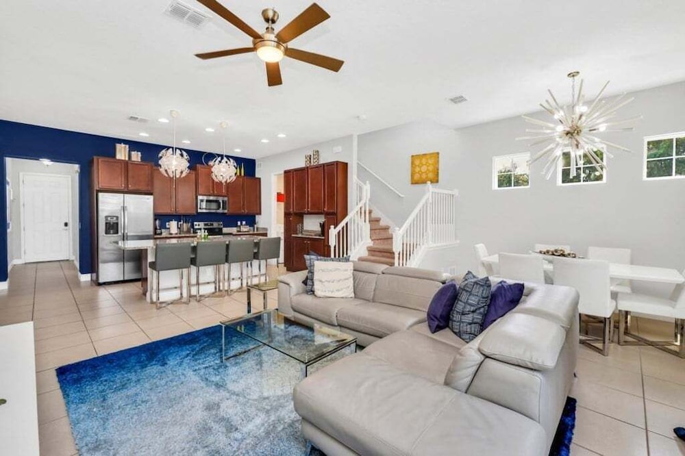 5 Bed Multiple Bunks Perfect For Kids With Pool! 5 Bedroom Townhouse