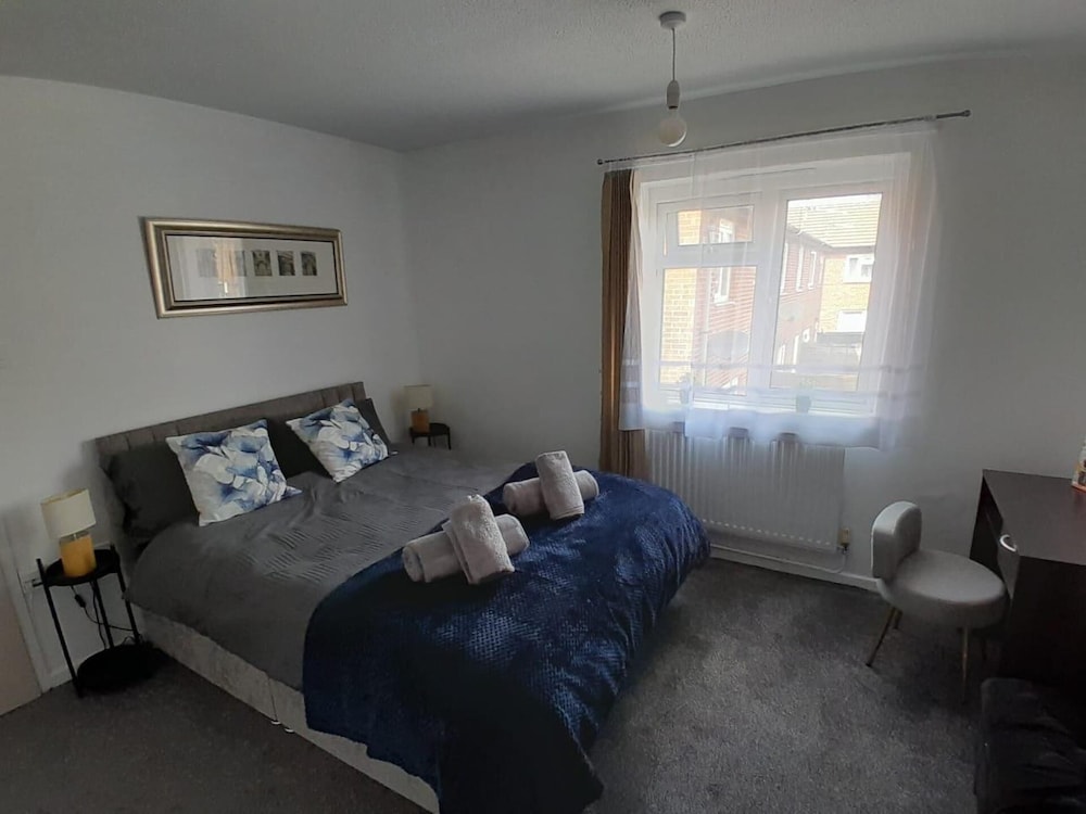 Charming Northampton Apartment With 2 Bedrooms