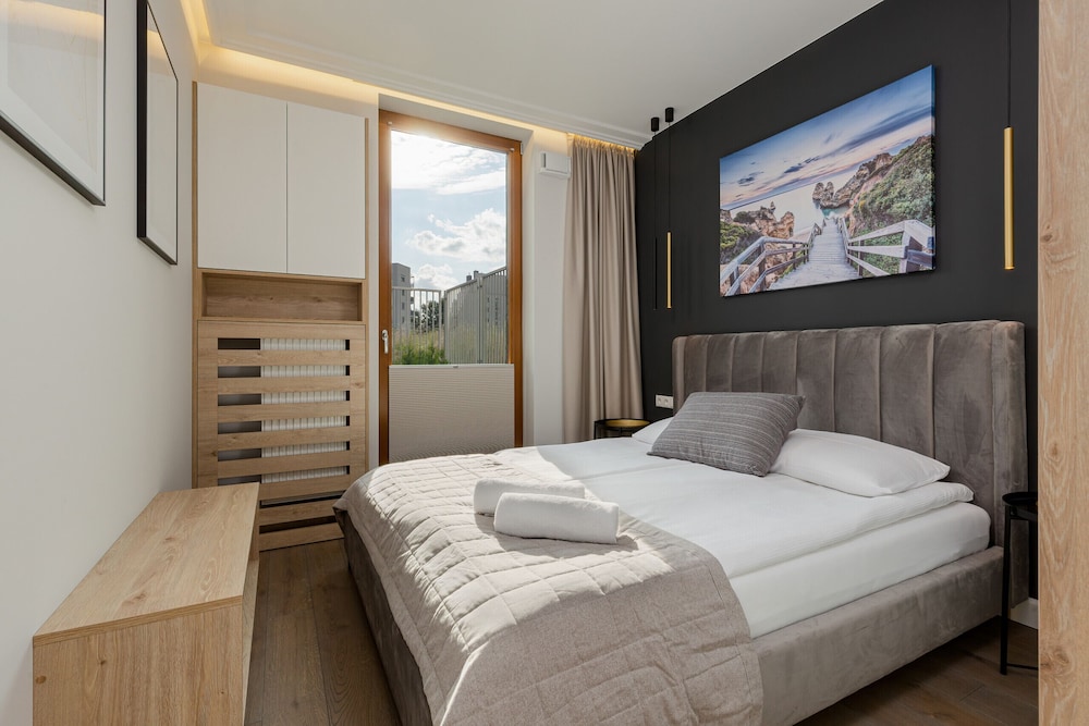 Warsaw Apartment Szajnowicza by Renters view 3