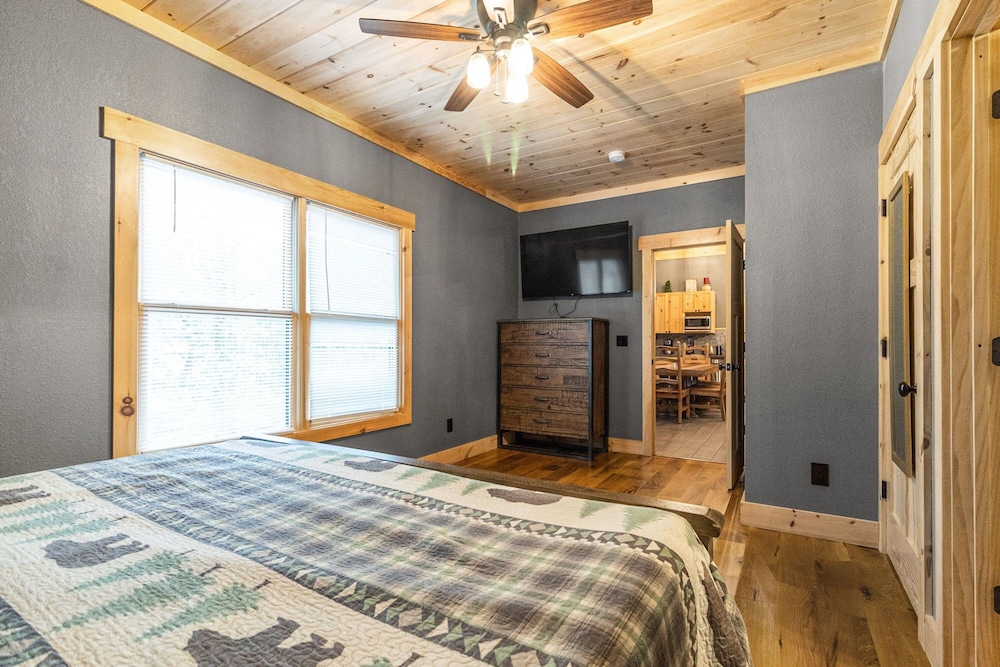 Pinewood Forest Walden's Creek Cabins