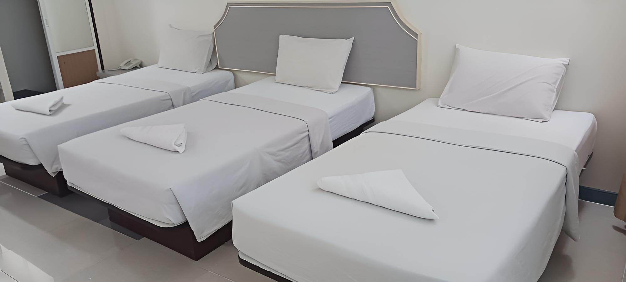 J Two S Pratunam Hotel