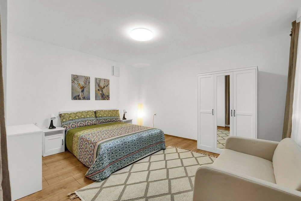Spacious Renovated House in Wolfsthal, Austria - Perfect for Families and Groups