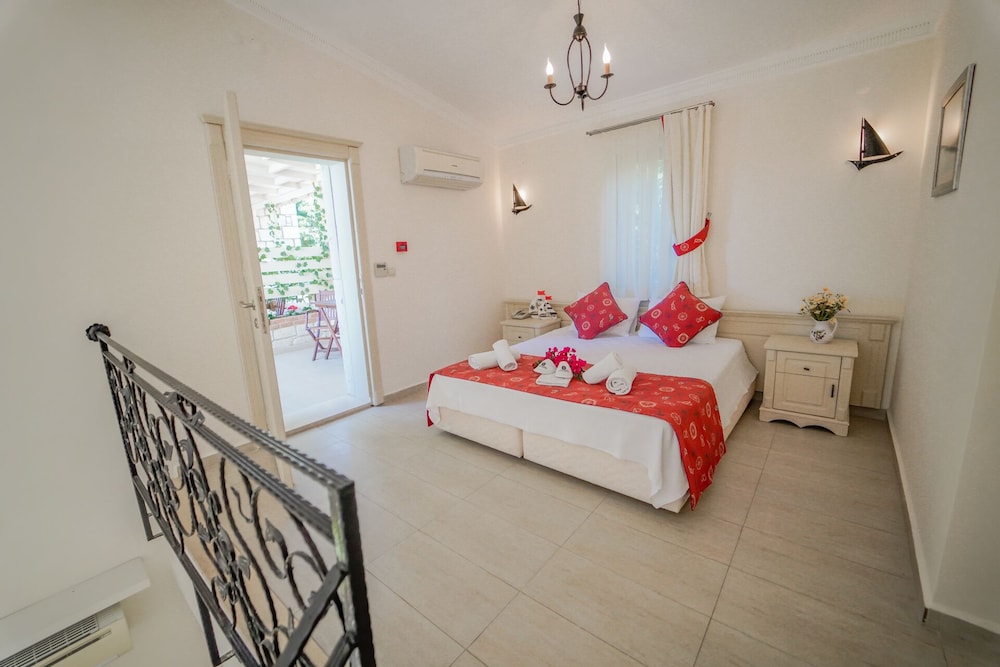 Alacati Marina Palace Otel - Image 53
