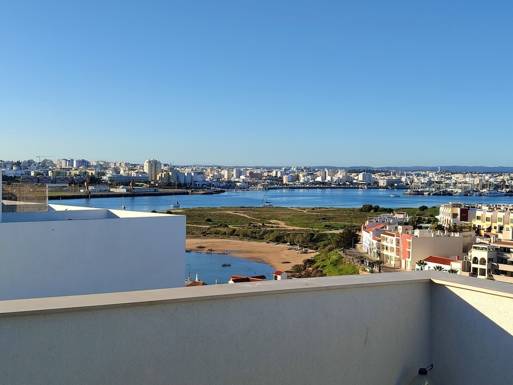 2 Terraces Flat River and Marina View
