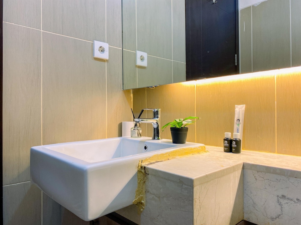 Homey 2Br At Gp Plaza Apartment