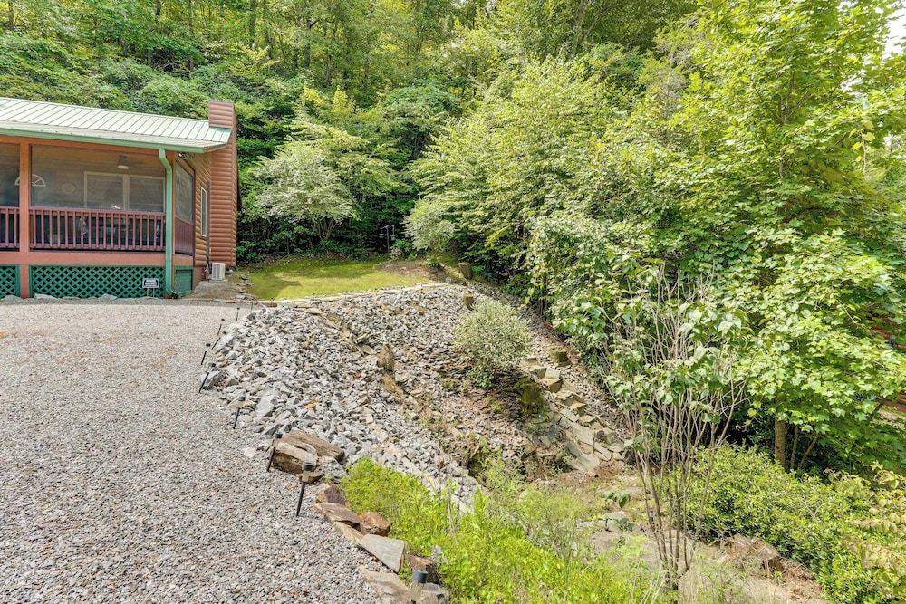 Creekside Smokies Cabin 8 Mi to Murphy