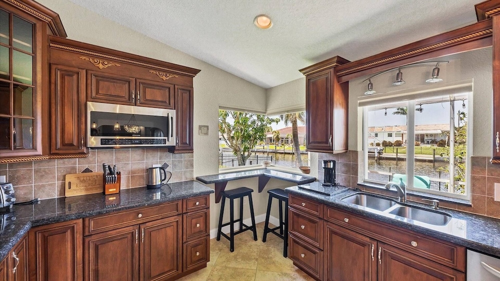 Family-friendly Waterfront 4br Pool Punta Gorda Isles 4 Bedroom Home