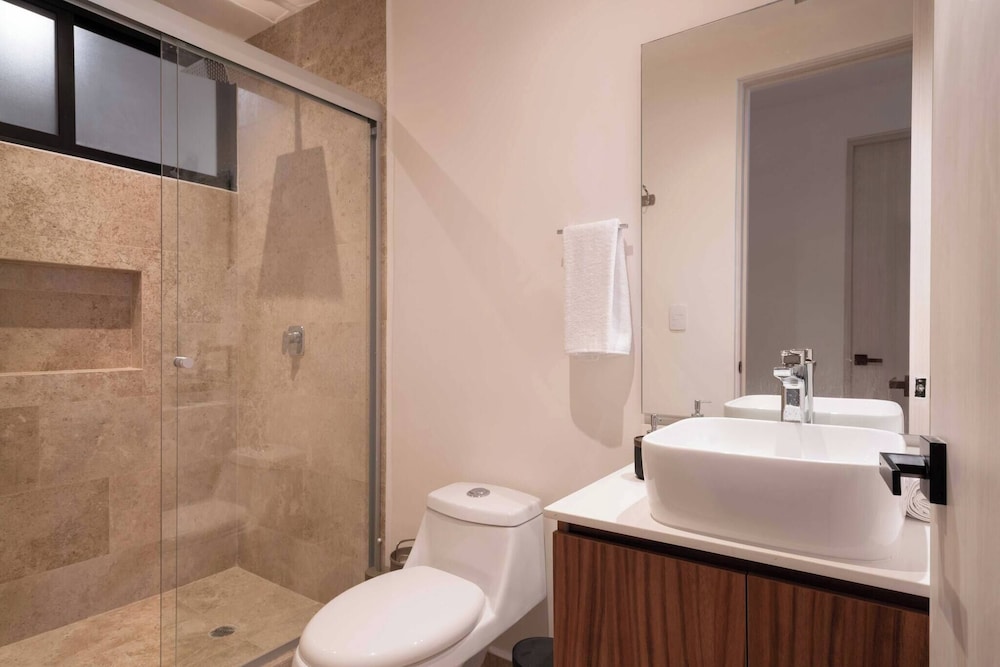 Beautiful and Comfortable, 1 Bedroom! The Best in Zama!