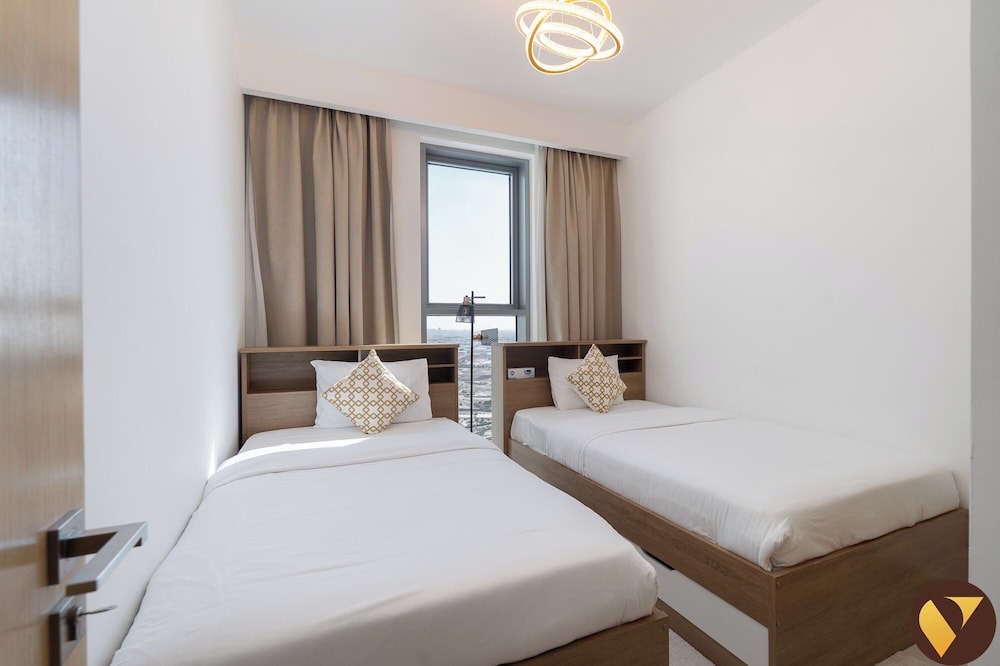 Icon Bay Creek Harbour Waterfront Living