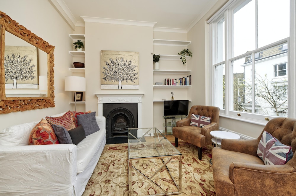 Elegant Earl s Court Flat by Underthedoormat
