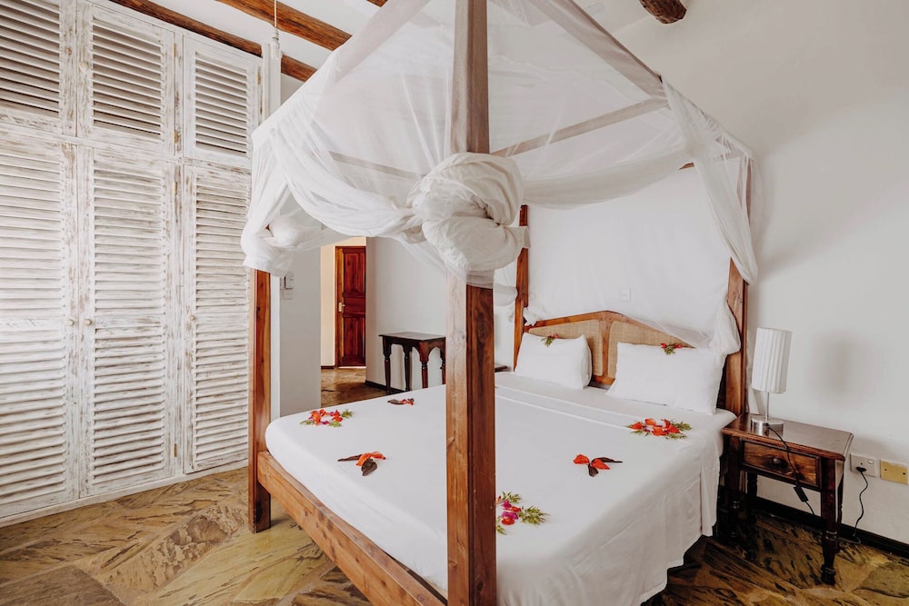 Exploreans Malaika Villas & Beach Club