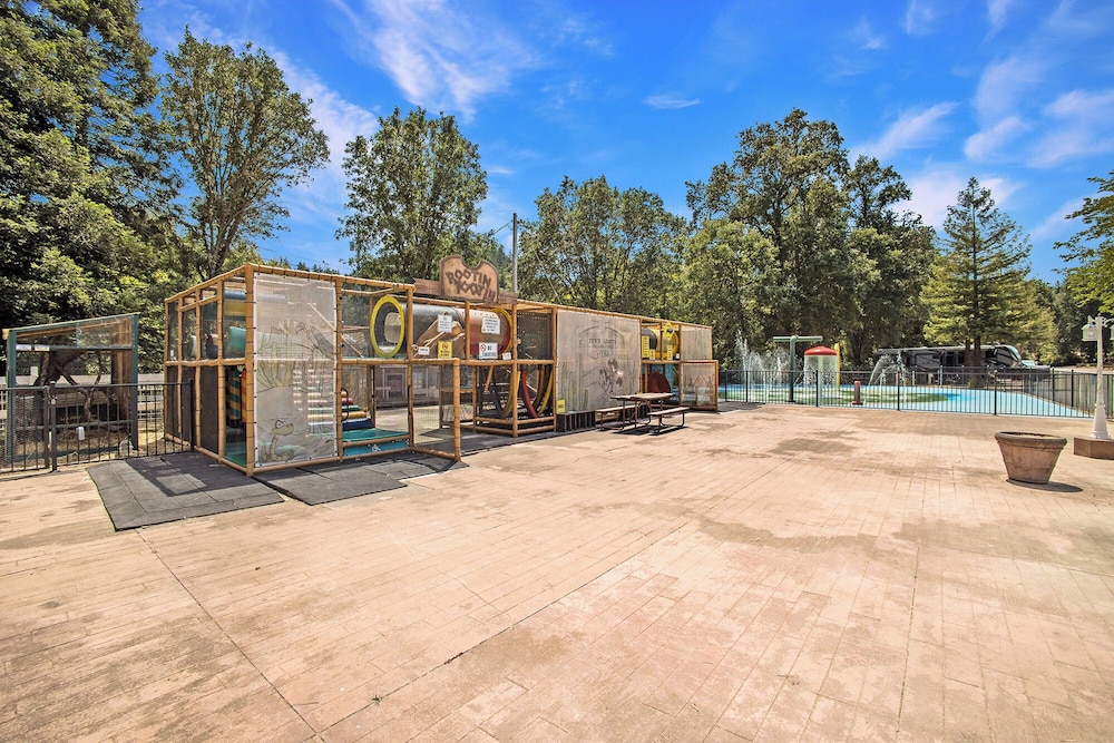 Mendocino Redwoods RV Resort