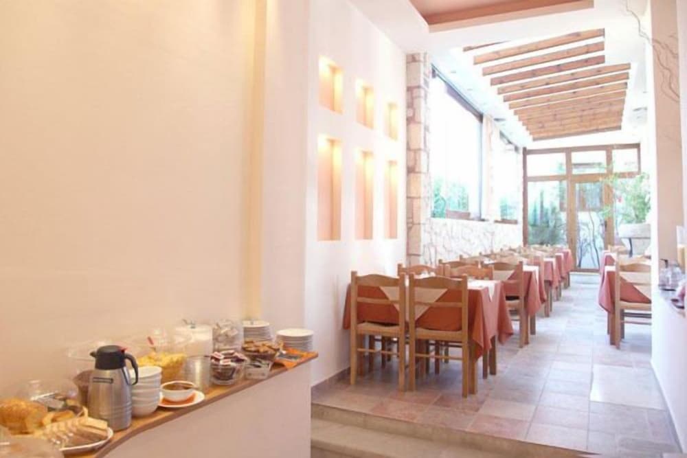 Paralio Hotel