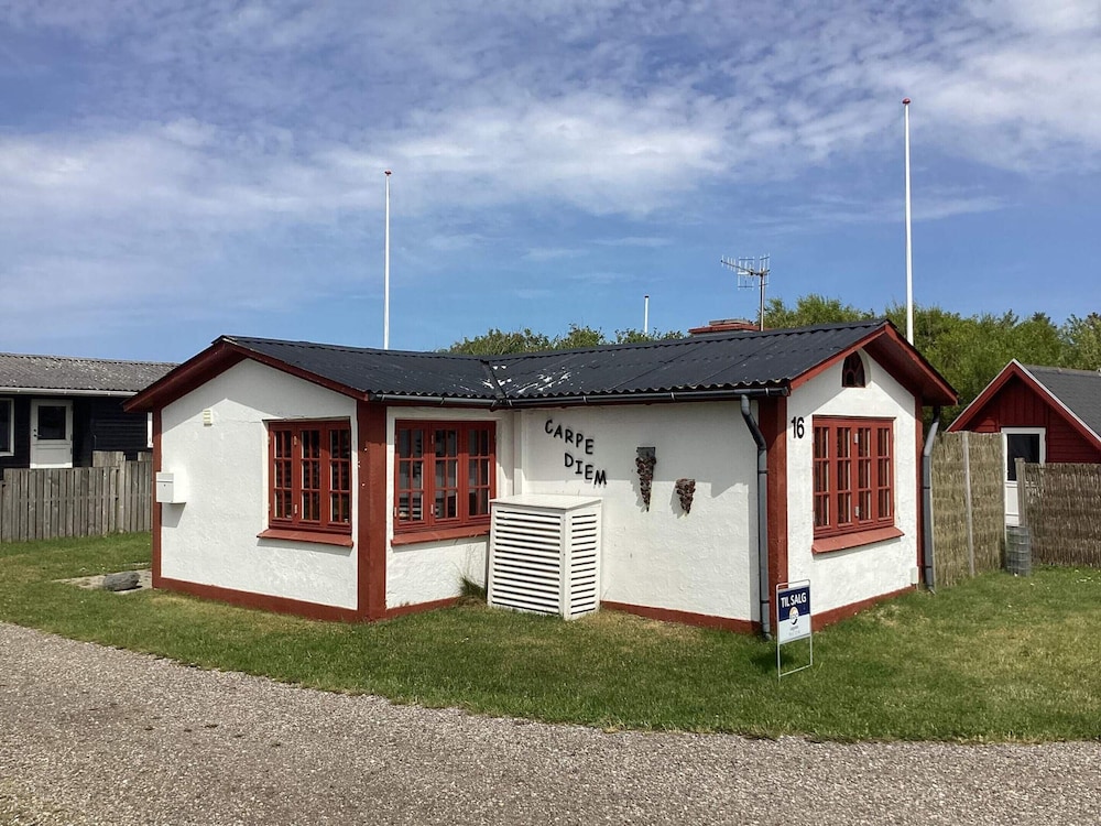 6 Person Holiday Home in Logstor