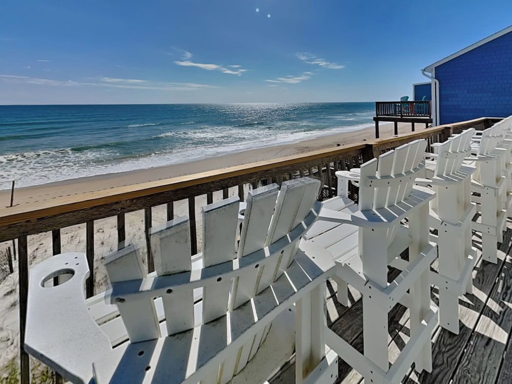 A Grande Green by Topsail Realty