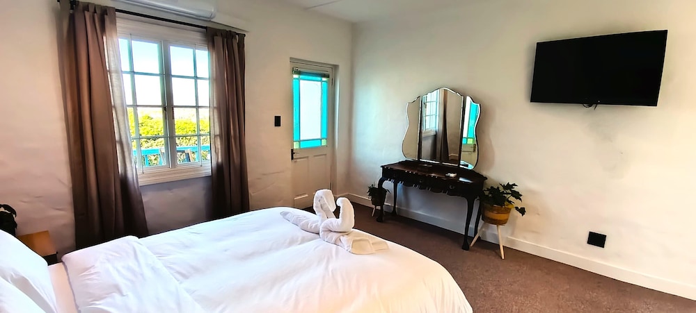 Guinea Fowl Lodge