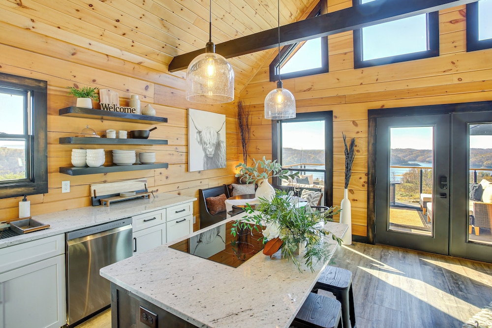 Stunning Hilham Home w/ Hot Tub, Views & Fire Pit!