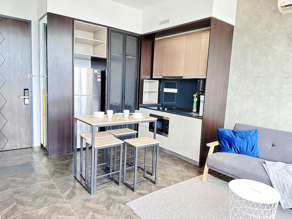 Scarletz Suites KLCC by Purple Orchid