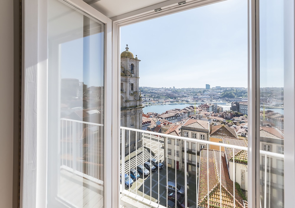 Oporto Street Aldas