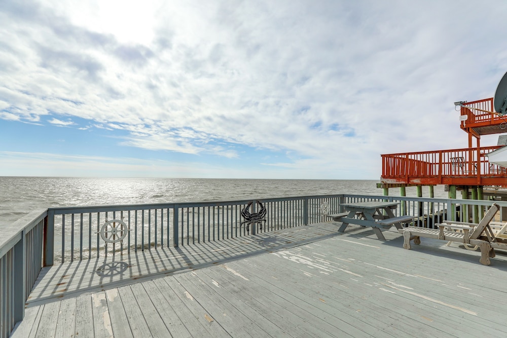 Walk to Public Beach: Bayfront Jersey Home w/ View