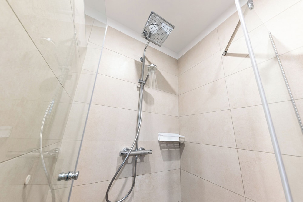 Olive Leaf - Ground Floor Apartment