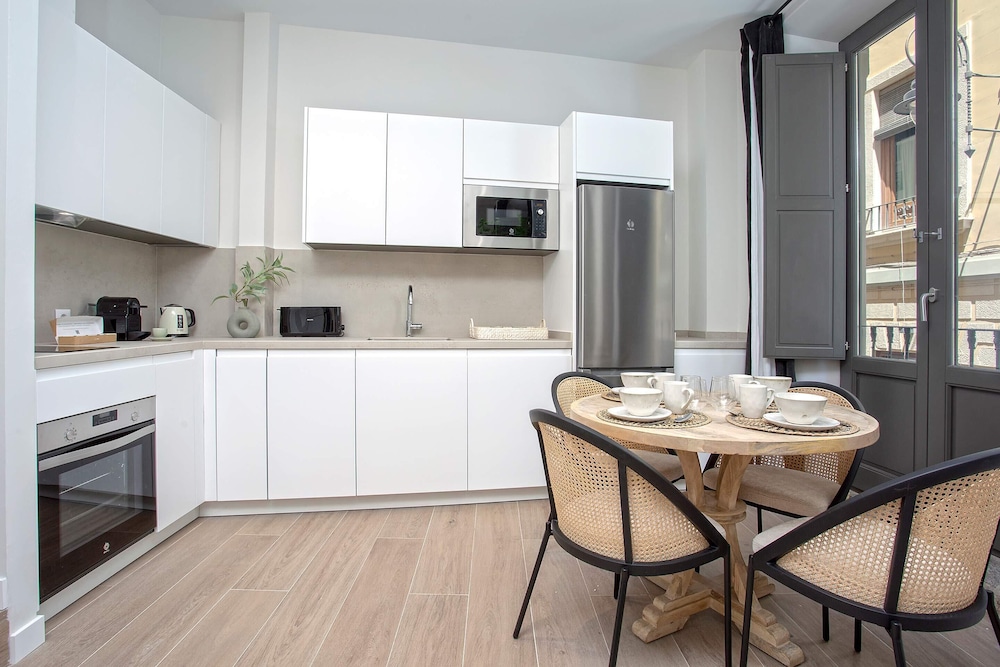 Exclusive 2-bedroom Near the Cathedral. San Matías I