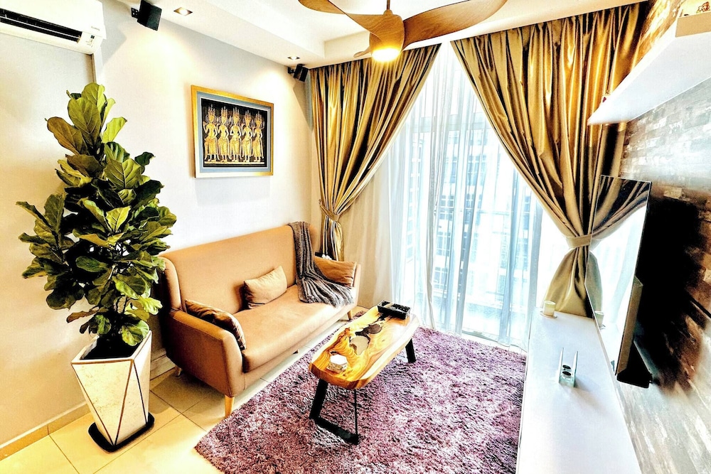 The JB House - A 5 Star Quality Home At Iskandar Puteri