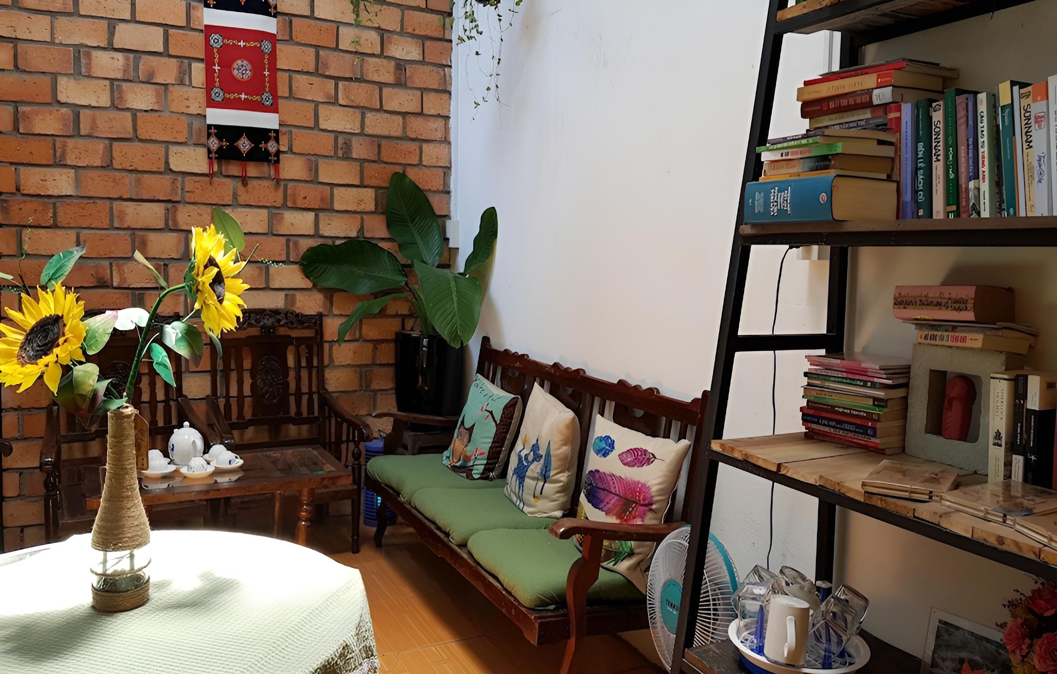 Lotus House