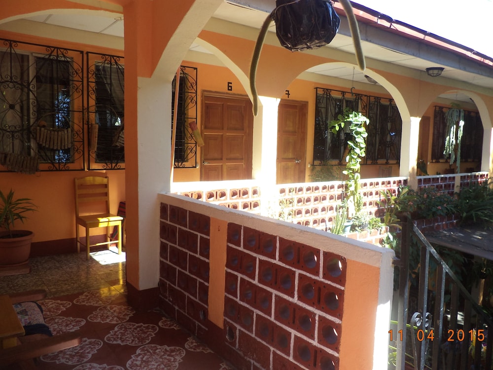 Panajachel Vacations - Hospedaje El Viajero - Property Image 1